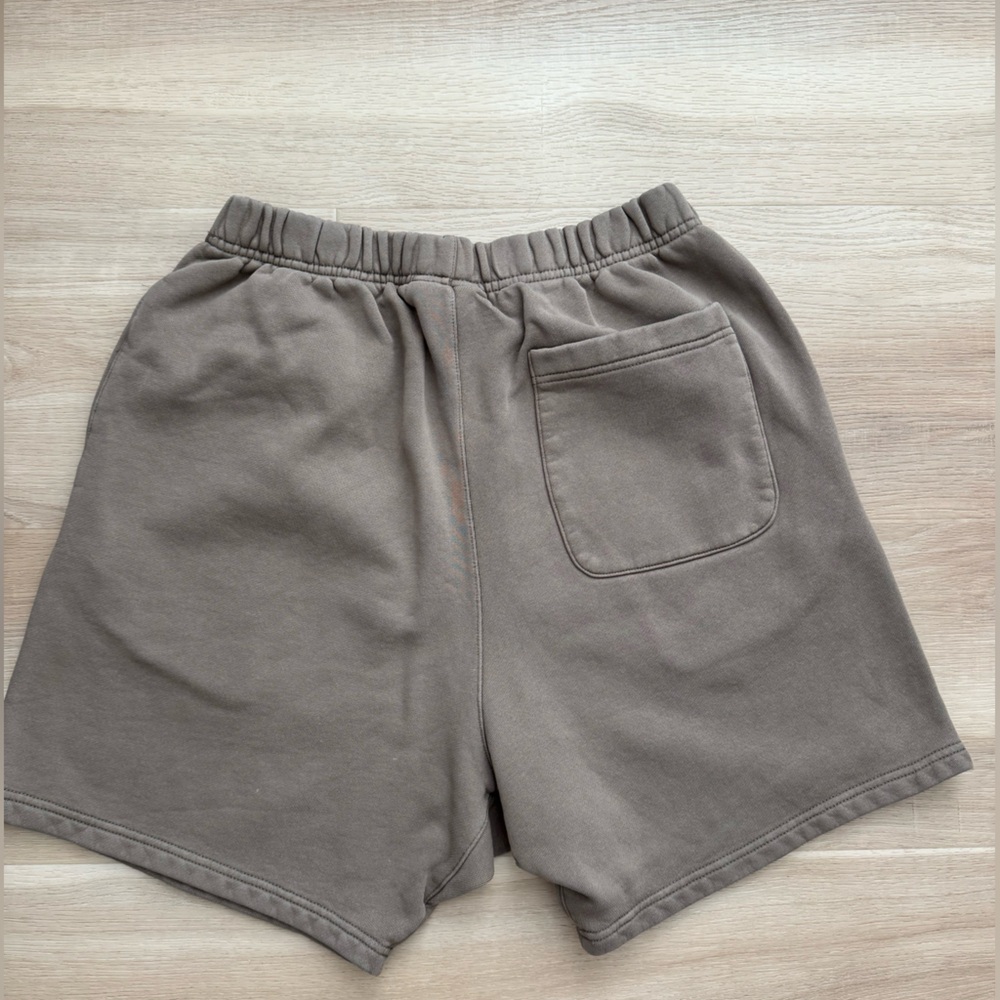 Fear of God Essentials Sweat Shorts - Picture 2 of 11